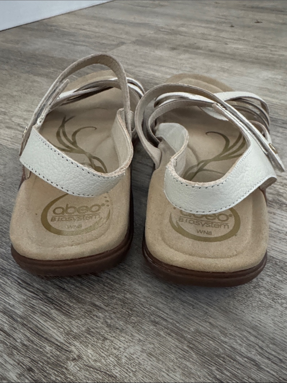 ABEO Biosystem size 8 Sandals - White & Tan Strappy Women’s Sandals - Picture 4 of 9
